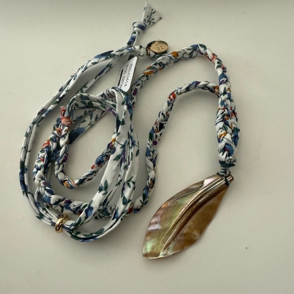 NWT Free People Shell Pendant Necklace 24”long - Picture 4 of 4